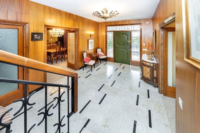 4 soverom Villa til salgs i Granada by med svømmebasseng garasje - € 790 000 (Ref: 9403021)