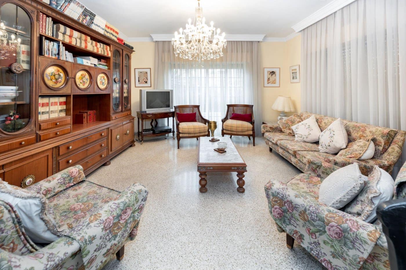 4 soverom Villa til salgs i Granada by med svømmebasseng garasje - € 790 000 (Ref: 9403021)