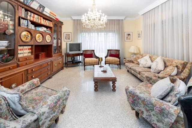 4 soverom Villa til salgs i Granada by med svømmebasseng garasje - € 790 000 (Ref: 9403021)