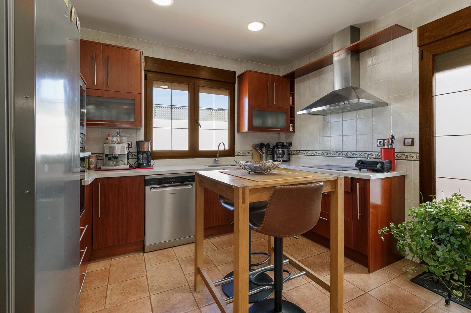 4 soverom Villa til salgs i Huetor Santillan med svømmebasseng garasje - € 330 000 (Ref: 9406320)