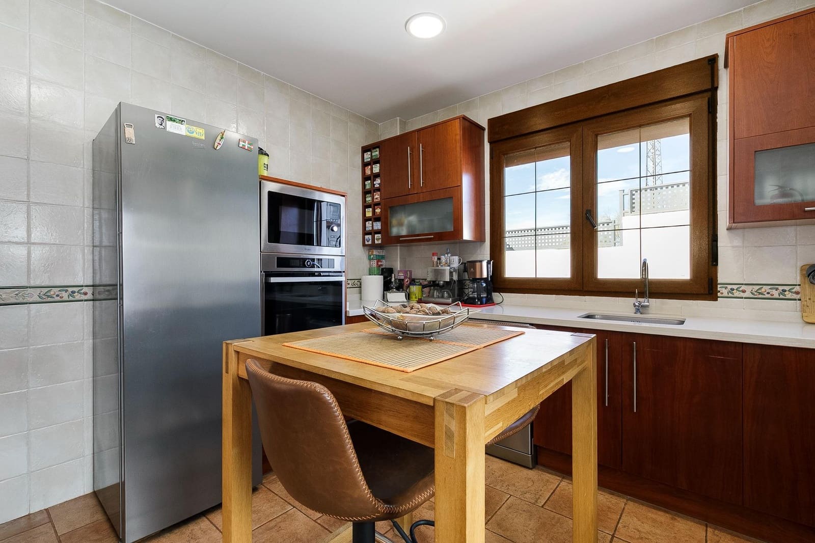 4 soverom Villa til salgs i Huetor Santillan med svømmebasseng garasje - € 330 000 (Ref: 9406320)