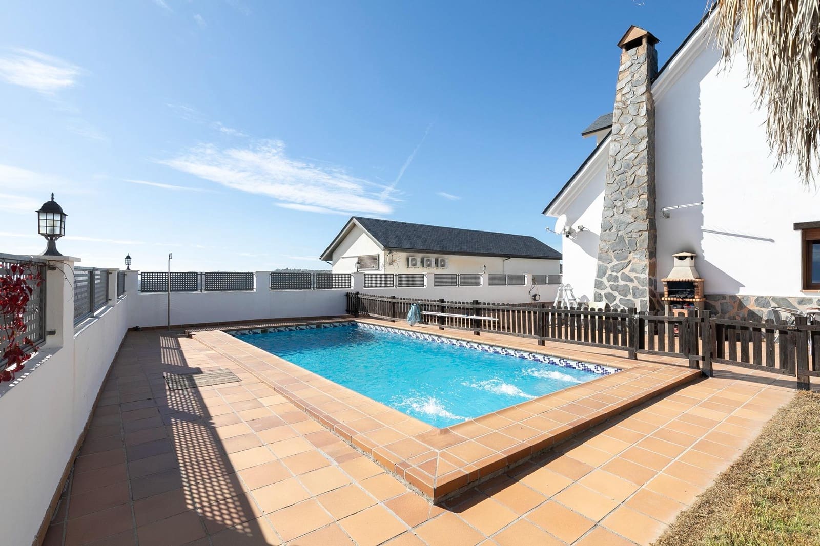 4 soverom Villa til salgs i Huetor Santillan med svømmebasseng garasje - € 330 000 (Ref: 9406320)