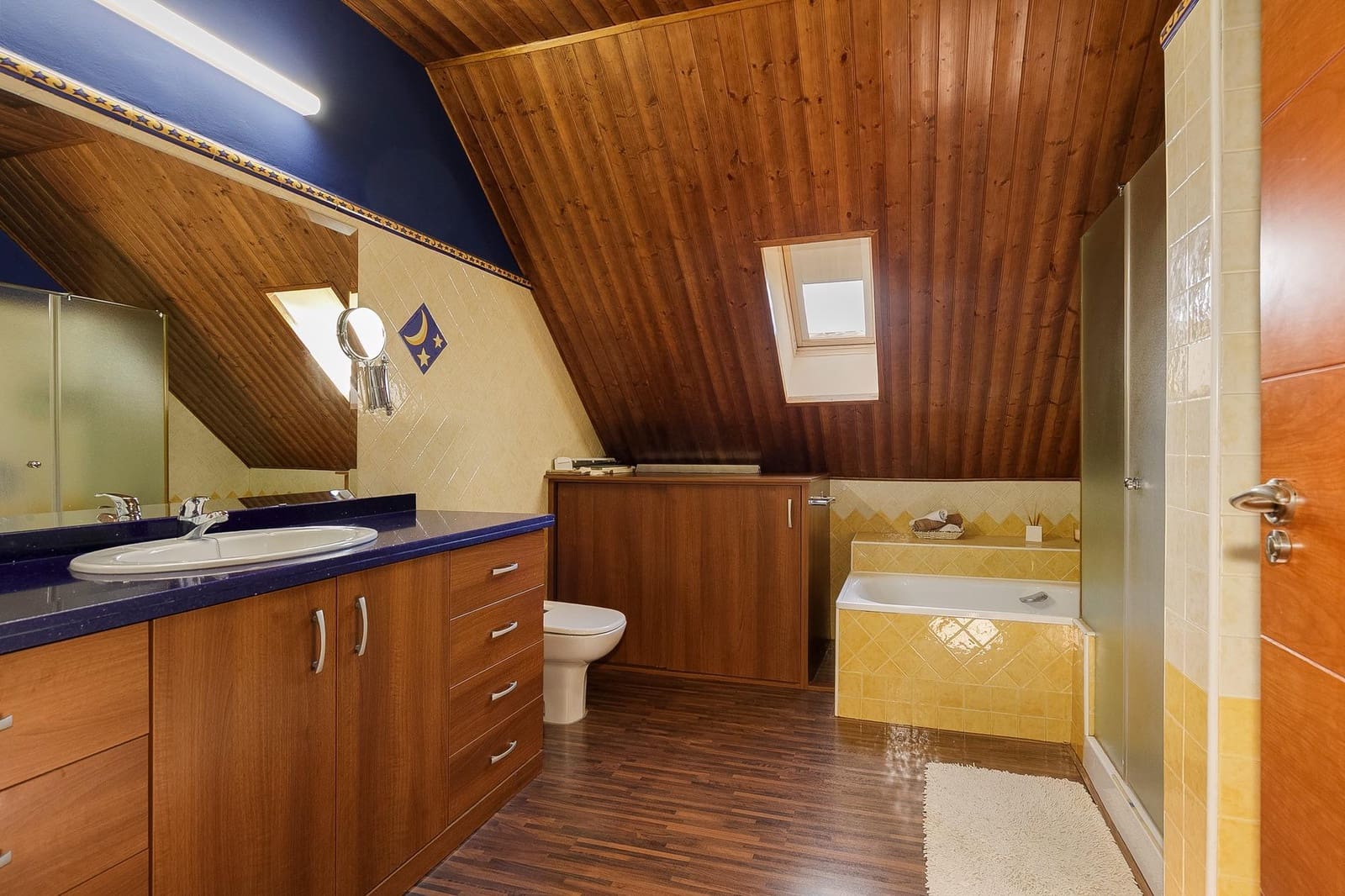 4 soverom Villa til salgs i Huetor Santillan med svømmebasseng garasje - € 330 000 (Ref: 9406320)