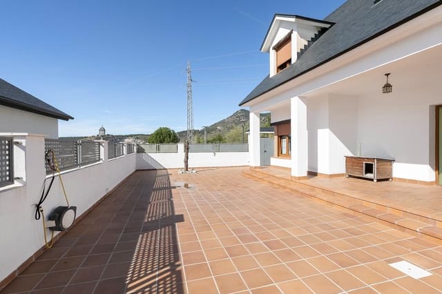 4 soverom Villa til salgs i Huétor Santillán med svømmebasseng garasje - € 330 000 (Ref: 9406320)