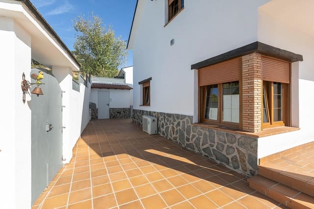 4 soverom Villa til salgs i Huétor Santillán med svømmebasseng garasje - € 330 000 (Ref: 9406320)