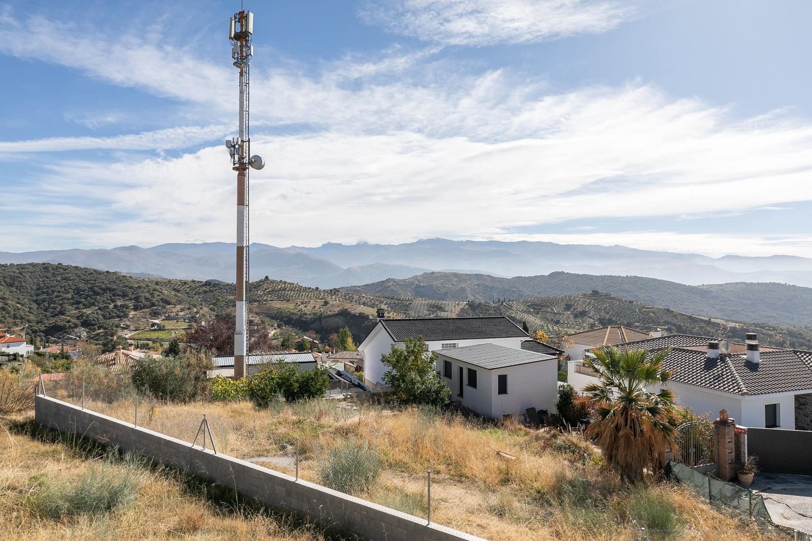 4 soverom Villa til salgs i Huetor Santillan med svømmebasseng garasje - € 330 000 (Ref: 9406320)