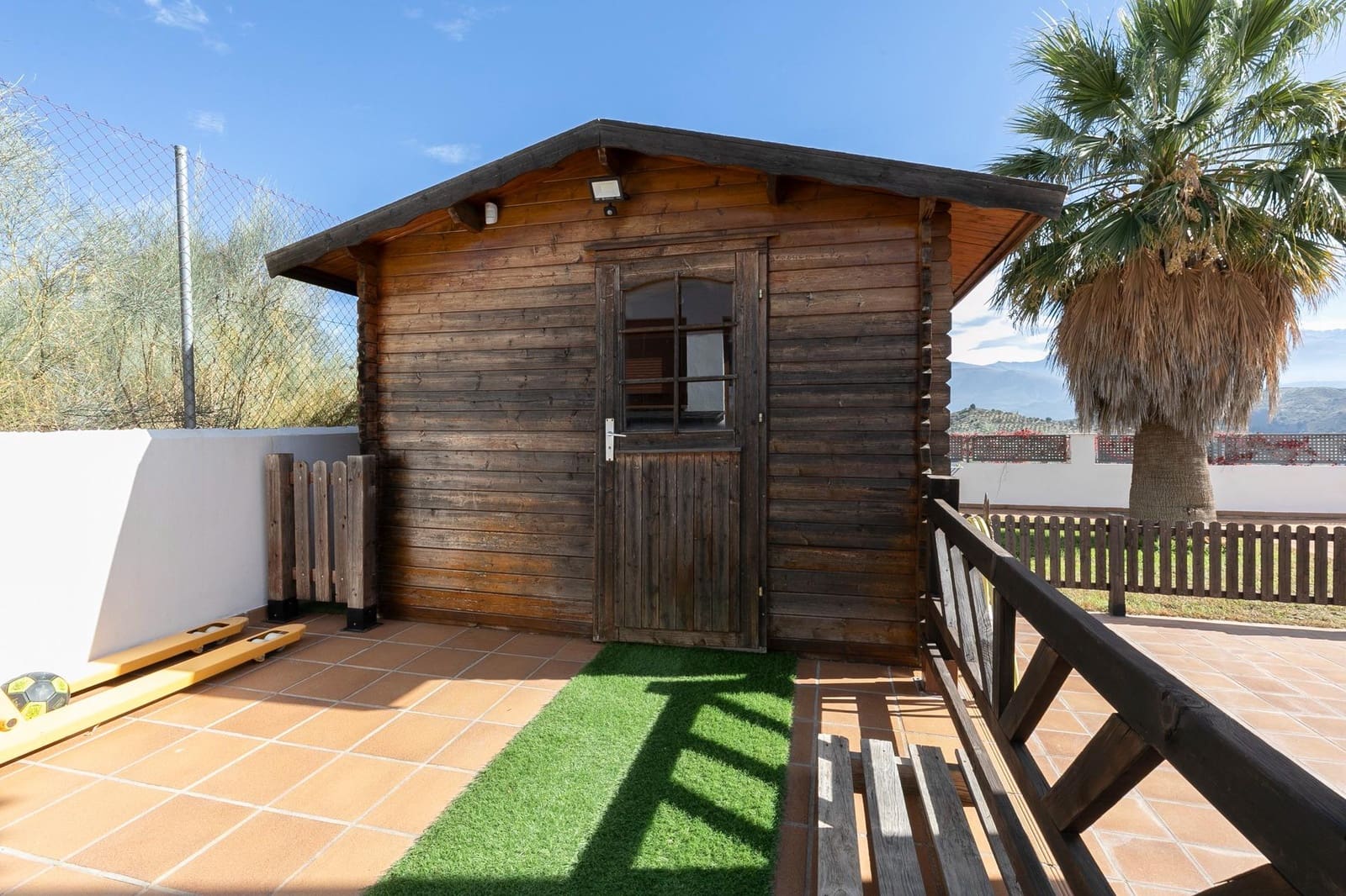 4 soverom Villa til salgs i Huetor Santillan med svømmebasseng garasje - € 330 000 (Ref: 9406320)