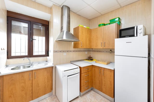 5 soveværelse Villa til salg i Alhama de Granada med garage - € 124.000 (Ref: 9441383)