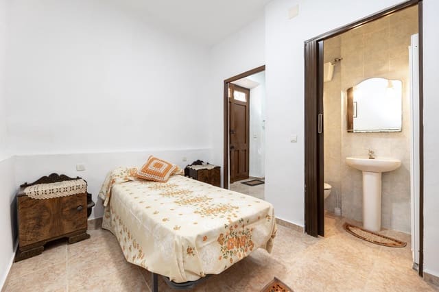 5 soveværelse Villa til salg i Alhama de Granada med garage - € 124.000 (Ref: 9441383)