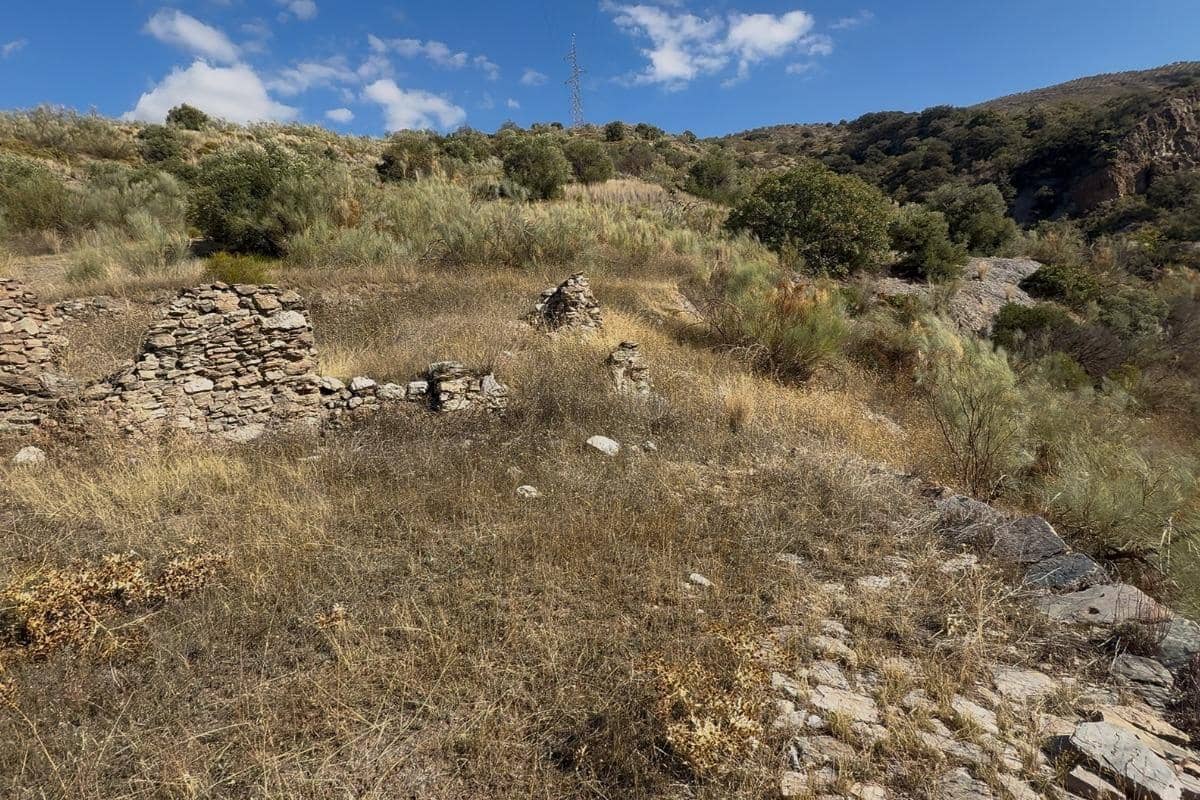 Ubebygd land til salgs i Torvizcon - € 80 000 (Ref: 9441384)