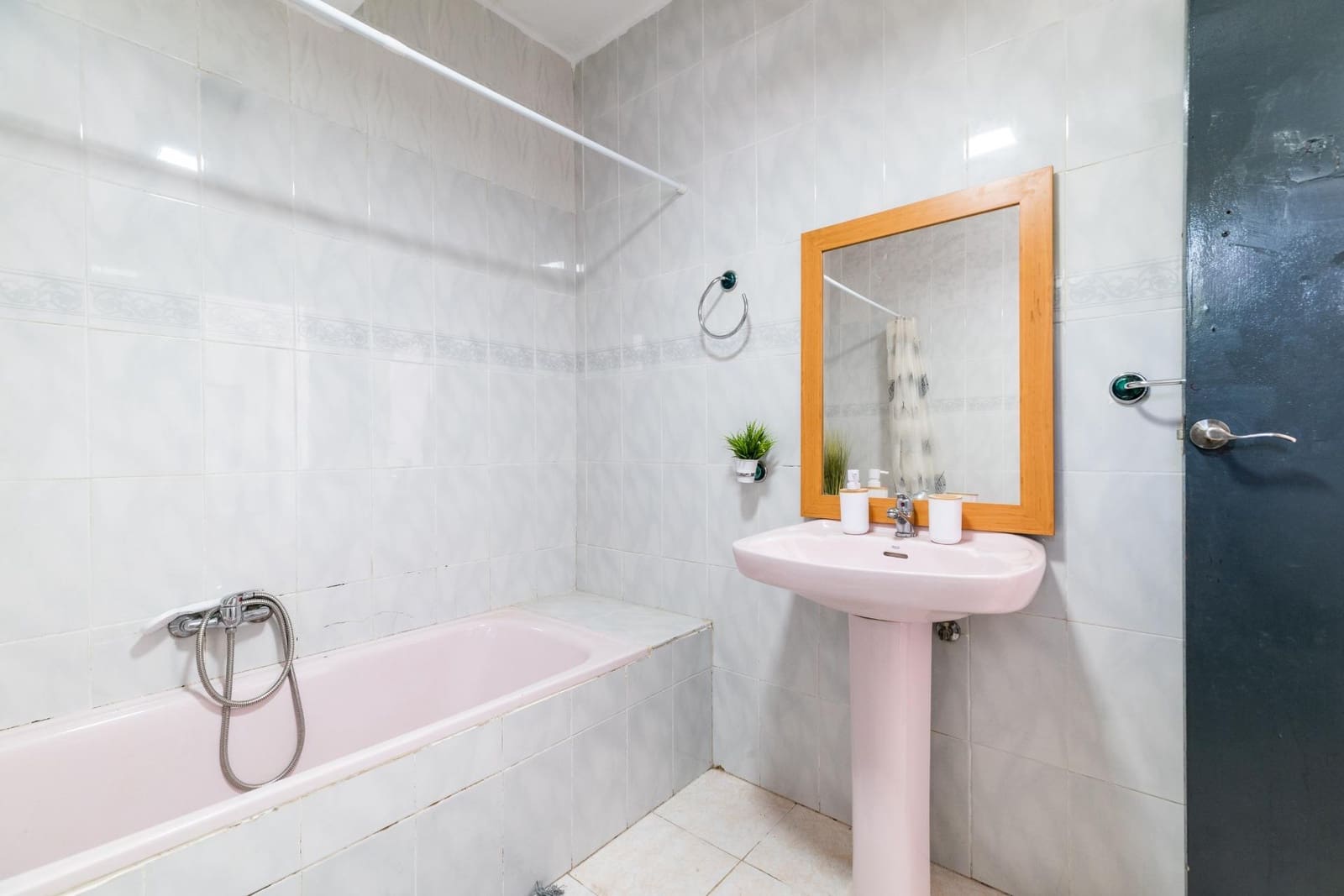 3 bedroom Villa for sale in Fuensanta - € 90,000 (Ref: 9451009)