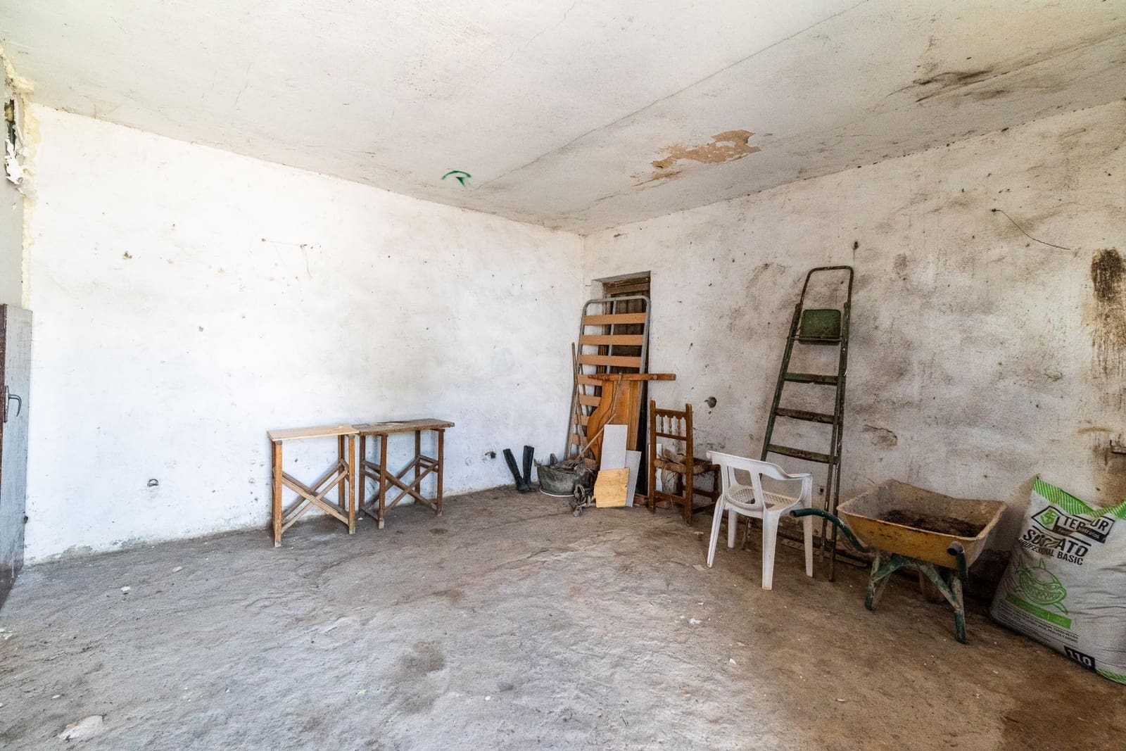 3 bedroom Villa for sale in Fuensanta - € 90,000 (Ref: 9451009)