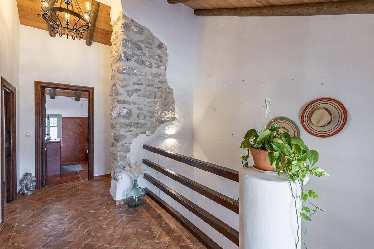 Chalet de 5 habitaciones en Montefrío en venta con piscina garaje - 345.000 € (Ref: 9461863)