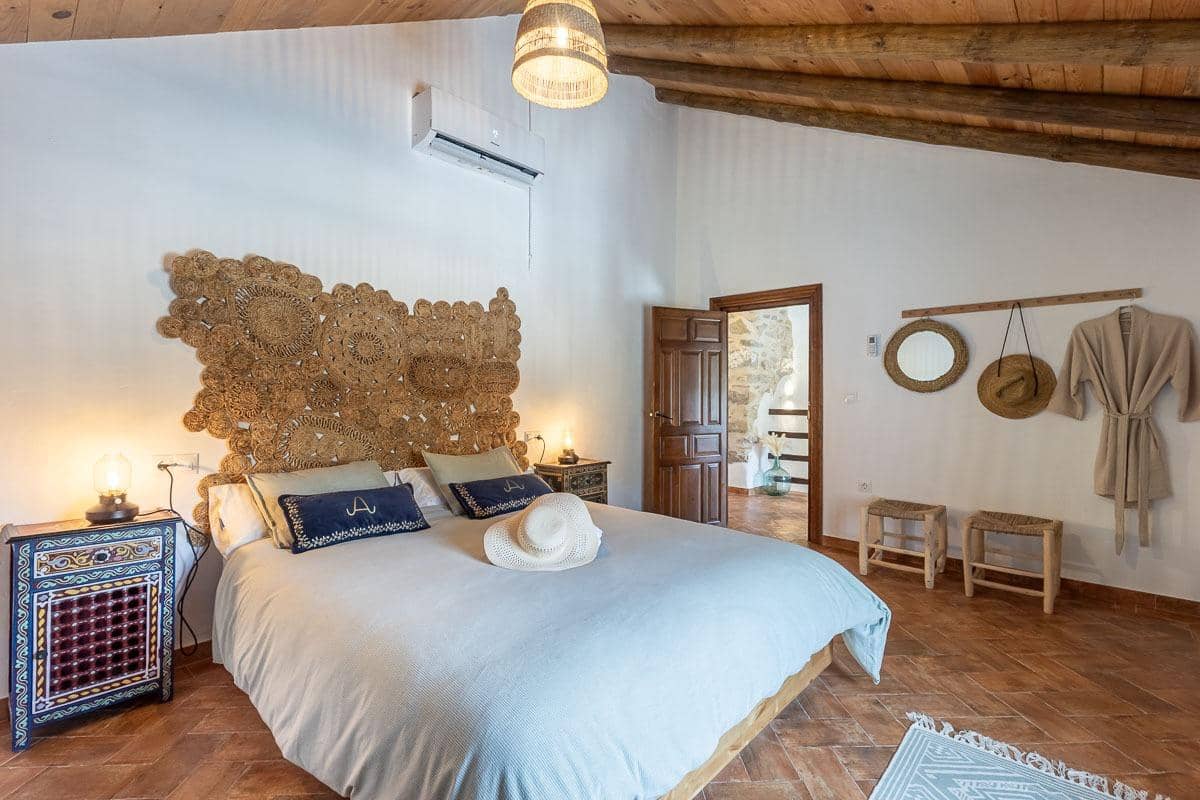 Chalet de 5 habitaciones en Montefrío en venta con piscina garaje - 345.000 € (Ref: 9461863)