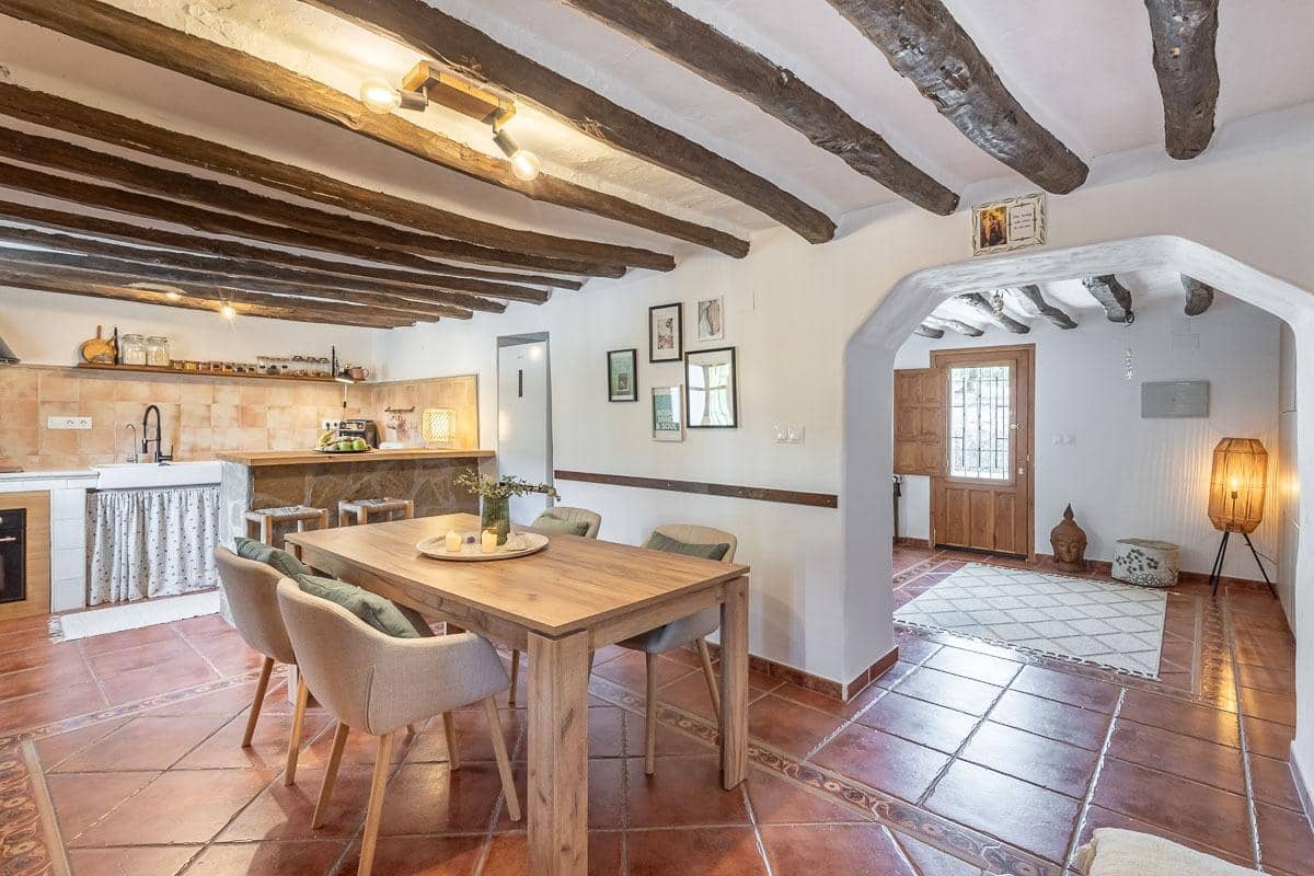 Chalet de 5 habitaciones en Montefrío en venta con piscina garaje - 345.000 € (Ref: 9461863)