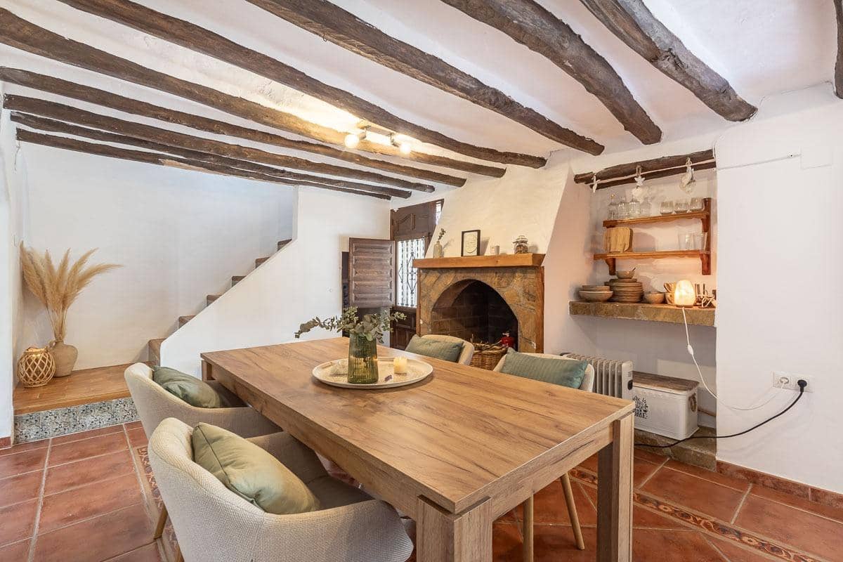 Chalet de 5 habitaciones en Montefrío en venta con piscina garaje - 345.000 € (Ref: 9461863)