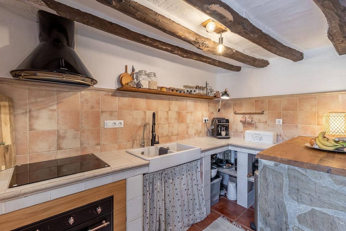 Chalet de 5 habitaciones en Montefrío en venta con piscina garaje - 345.000 € (Ref: 9461863)