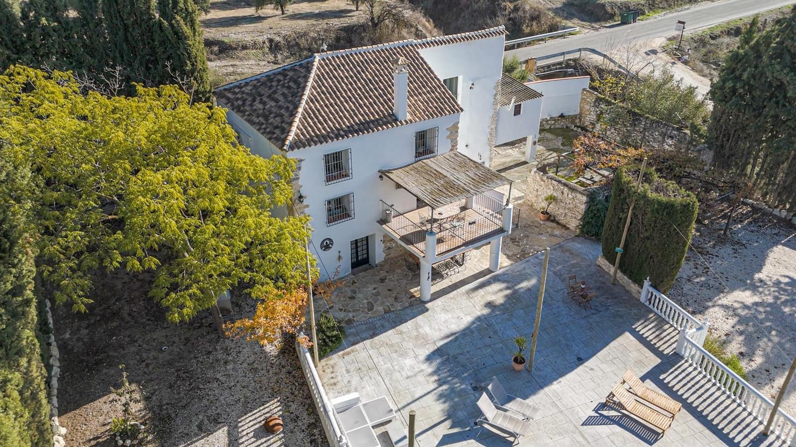 Chalet de 5 habitaciones en Montefrío en venta con piscina garaje - 345.000 € (Ref: 9461863)