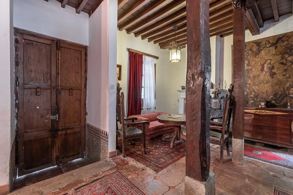 6 Zimmer Villa zu verkaufen in Granada Stadt mit Pool - 2.100.000 € (Ref: 9470932)