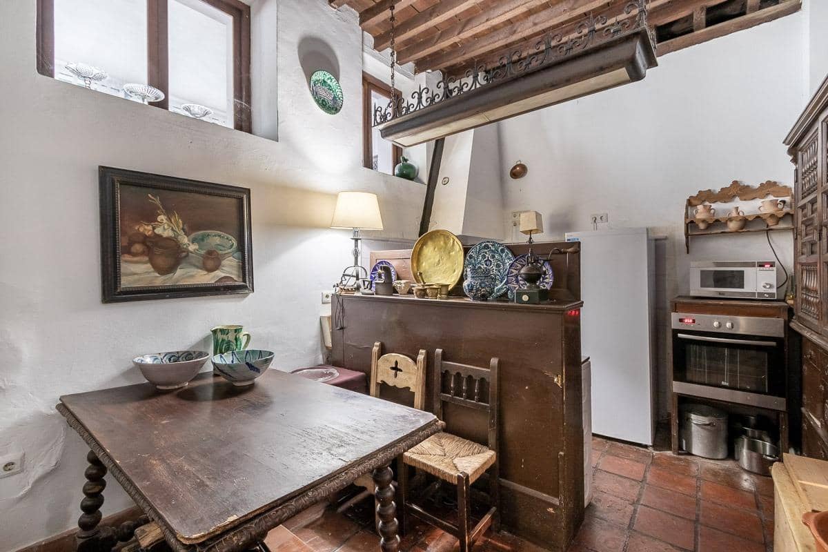 6 Zimmer Villa zu verkaufen in Granada Stadt mit Pool - 2.100.000 € (Ref: 9470932)