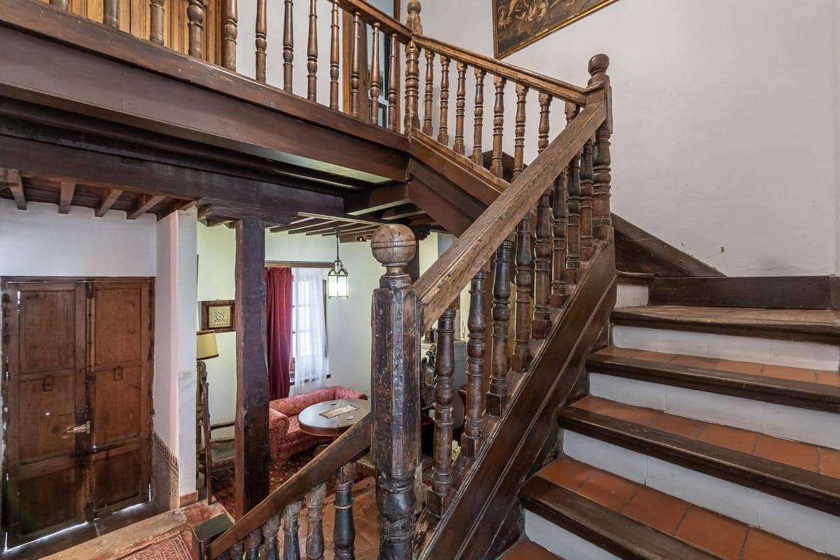 6 Zimmer Villa zu verkaufen in Granada Stadt mit Pool - 2.100.000 € (Ref: 9470932)