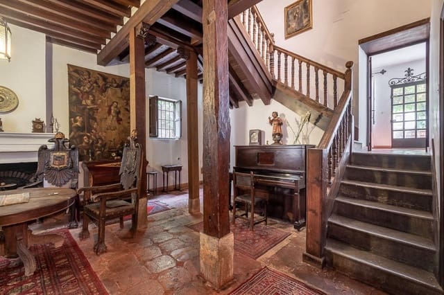 6 Zimmer Villa zu verkaufen in Granada Stadt mit Pool - 2.100.000 € (Ref: 9470932)