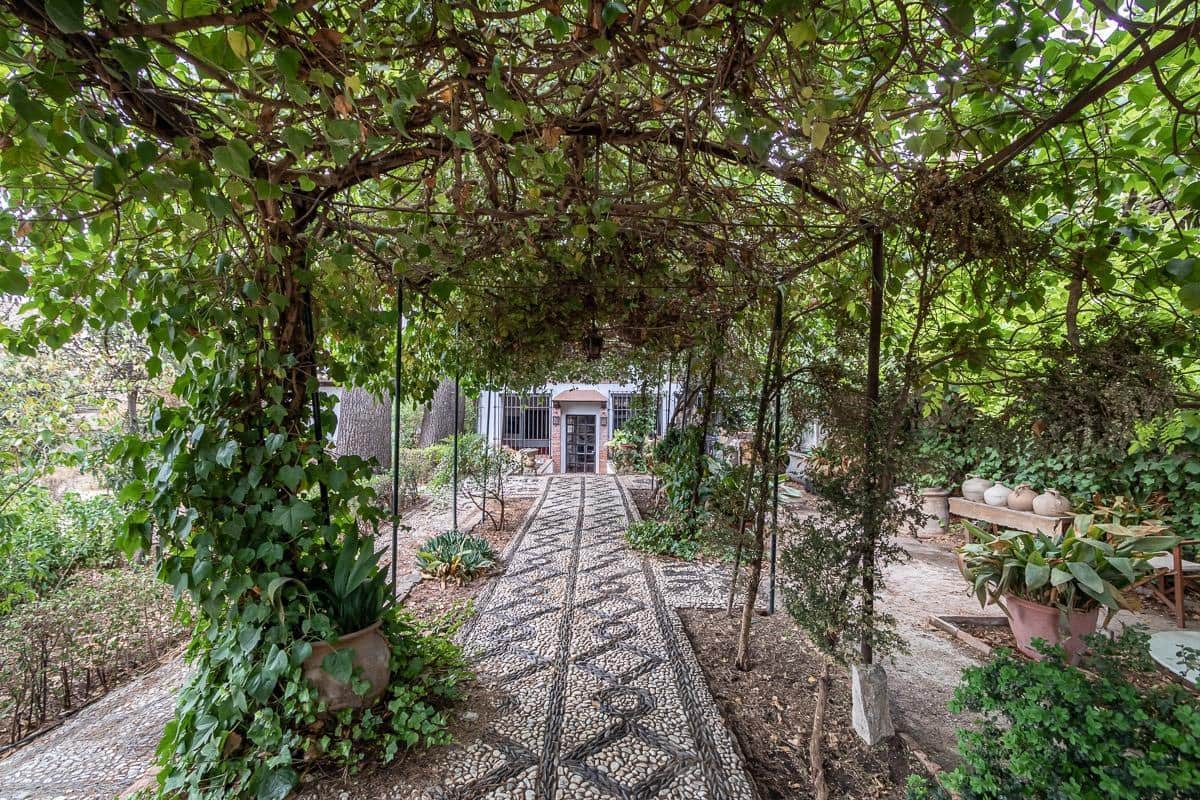 6 Zimmer Villa zu verkaufen in Granada Stadt mit Pool - 2.100.000 € (Ref: 9470932)