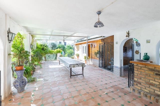 5 bedroom Villa for sale in Albolote with pool garage - € 315,000 (Ref: 9494408)