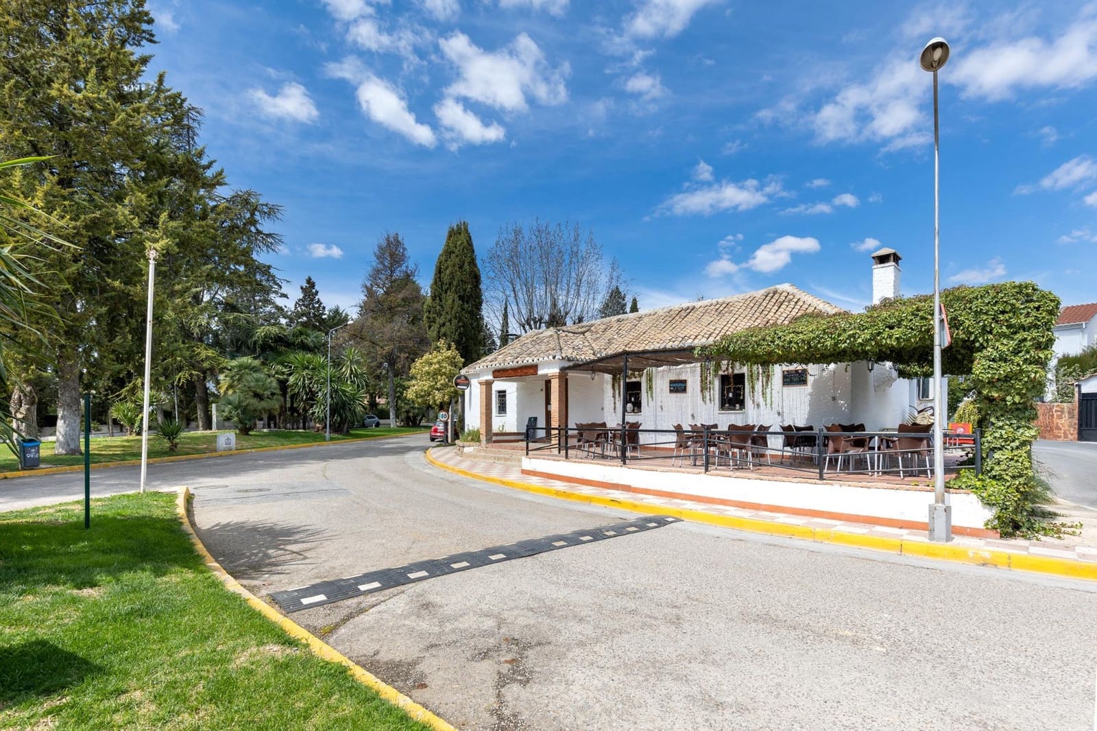 5 bedroom Villa for sale in Albolote with pool garage - € 315,000 (Ref: 9494408)