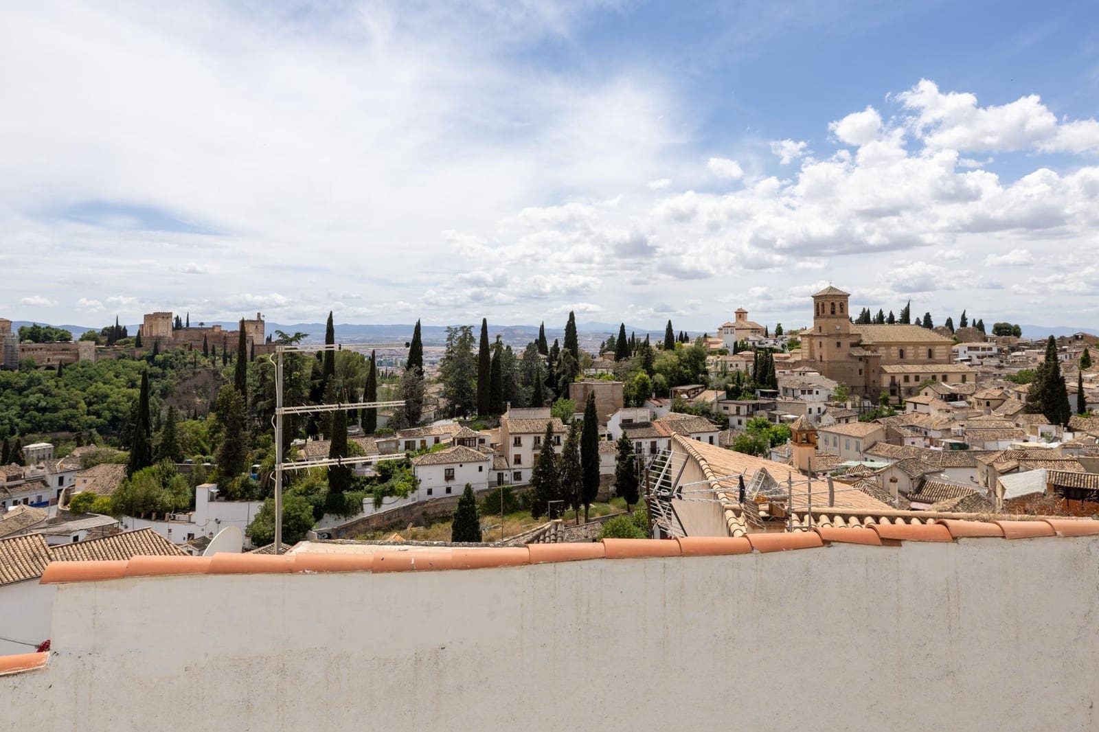 2 bedroom Villa for sale in Granada city - € 379,000 (Ref: 9498923)