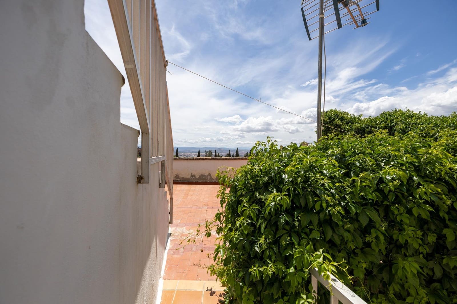 2 bedroom Villa for sale in Granada city - € 379,000 (Ref: 9498923)