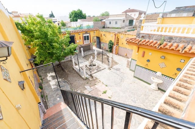 Chalet de 3 habitaciones en Granada ciudad en venta - 95.000 € (Ref: 9504328)