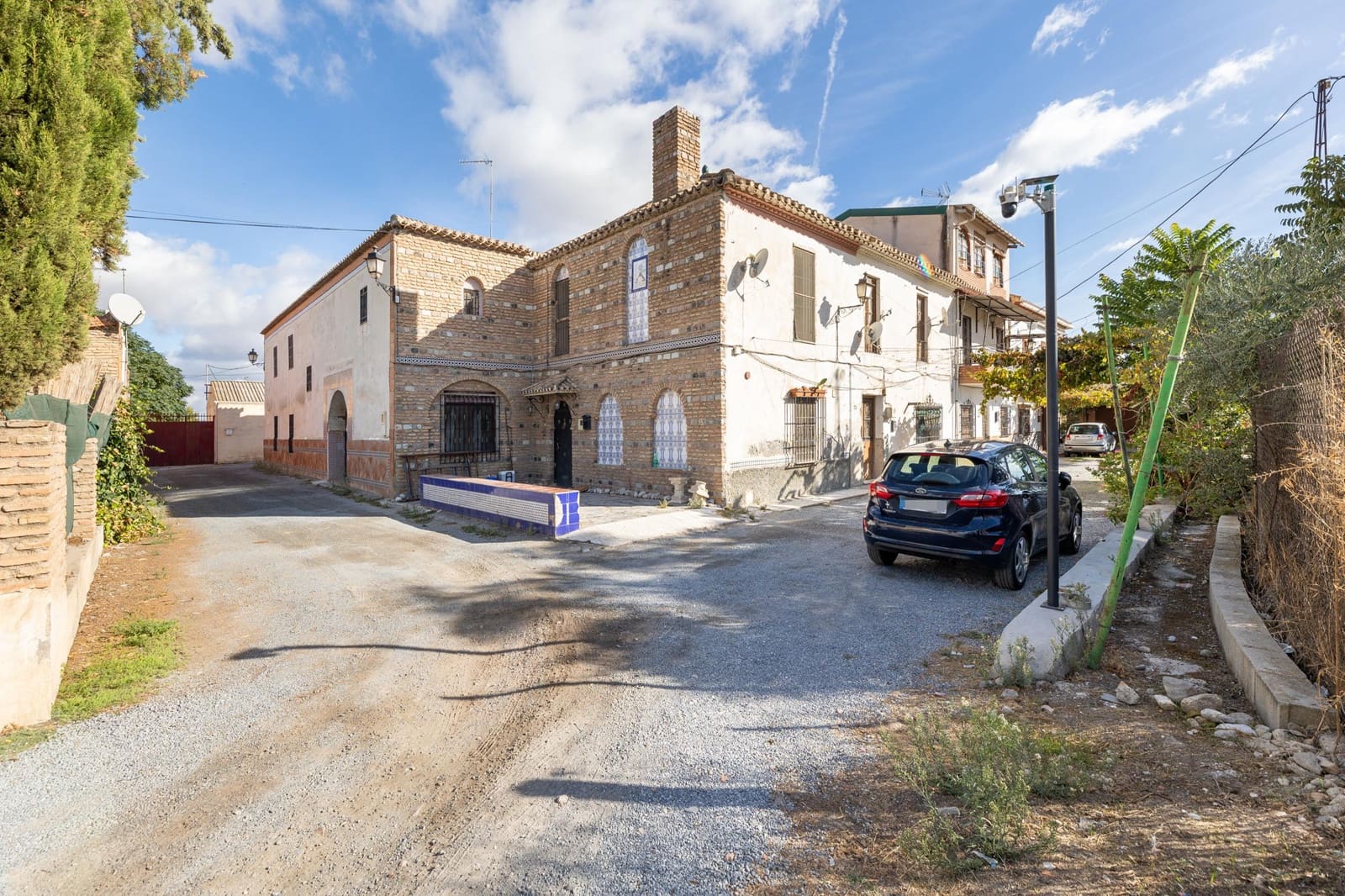 4 slaapkamer Finca/Landhuis te koop in Granada stad - € 149.000 (Ref: 9508526)