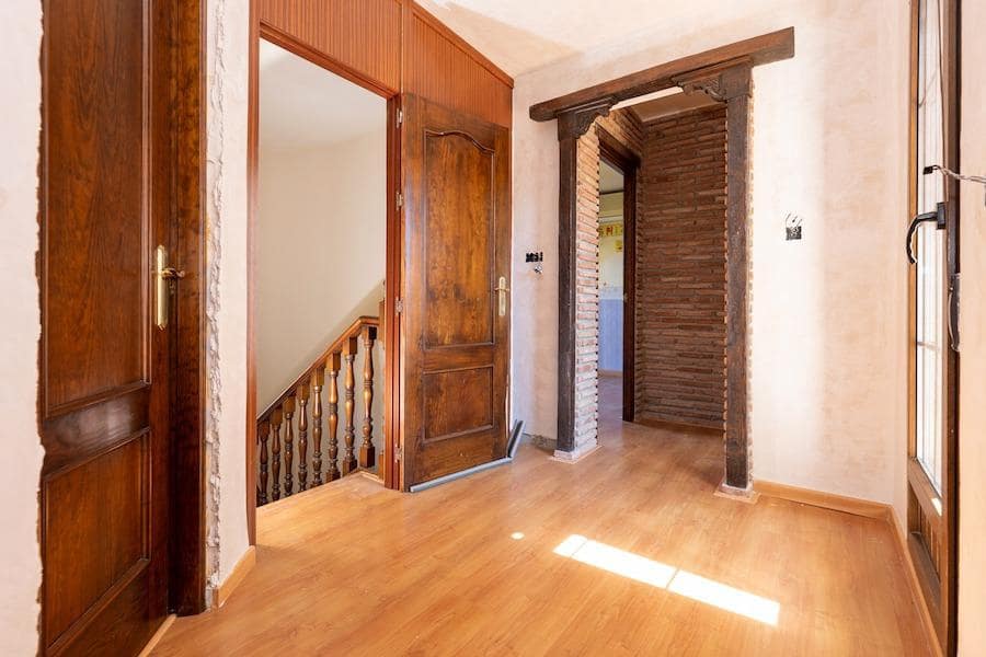 5 soverom Villa til salgs i Albolote med svømmebasseng garasje - € 350 000 (Ref: 9513450)