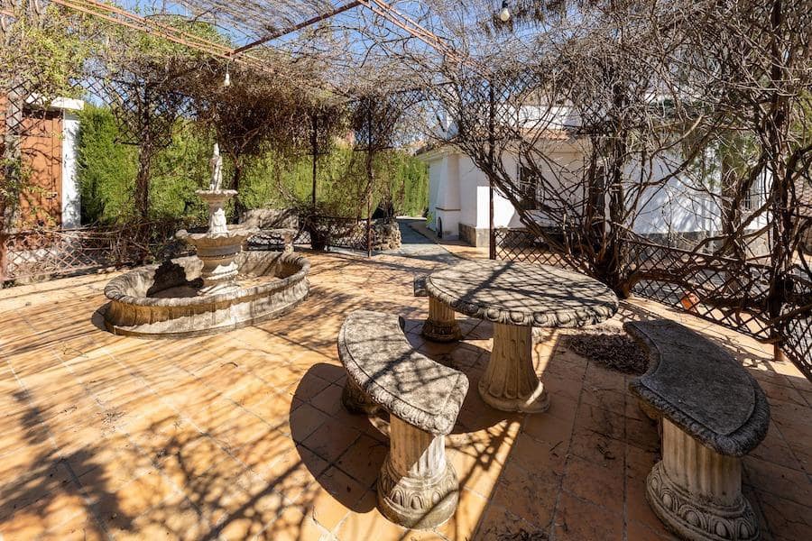 5 soverom Villa til salgs i Albolote med svømmebasseng garasje - € 350 000 (Ref: 9513450)