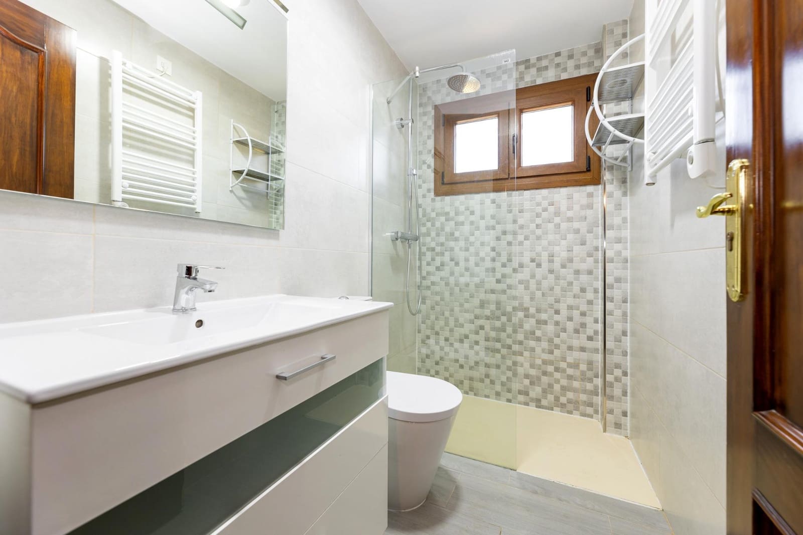 5 soverom Villa til salgs i Albolote med svømmebasseng garasje - € 350 000 (Ref: 9513450)