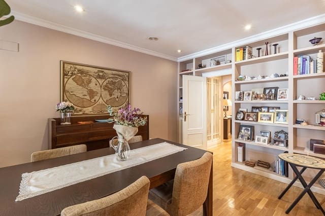 3 soveværelse Lejlighed til salg i Granada by med garage - € 585.000 (Ref: 9533605)