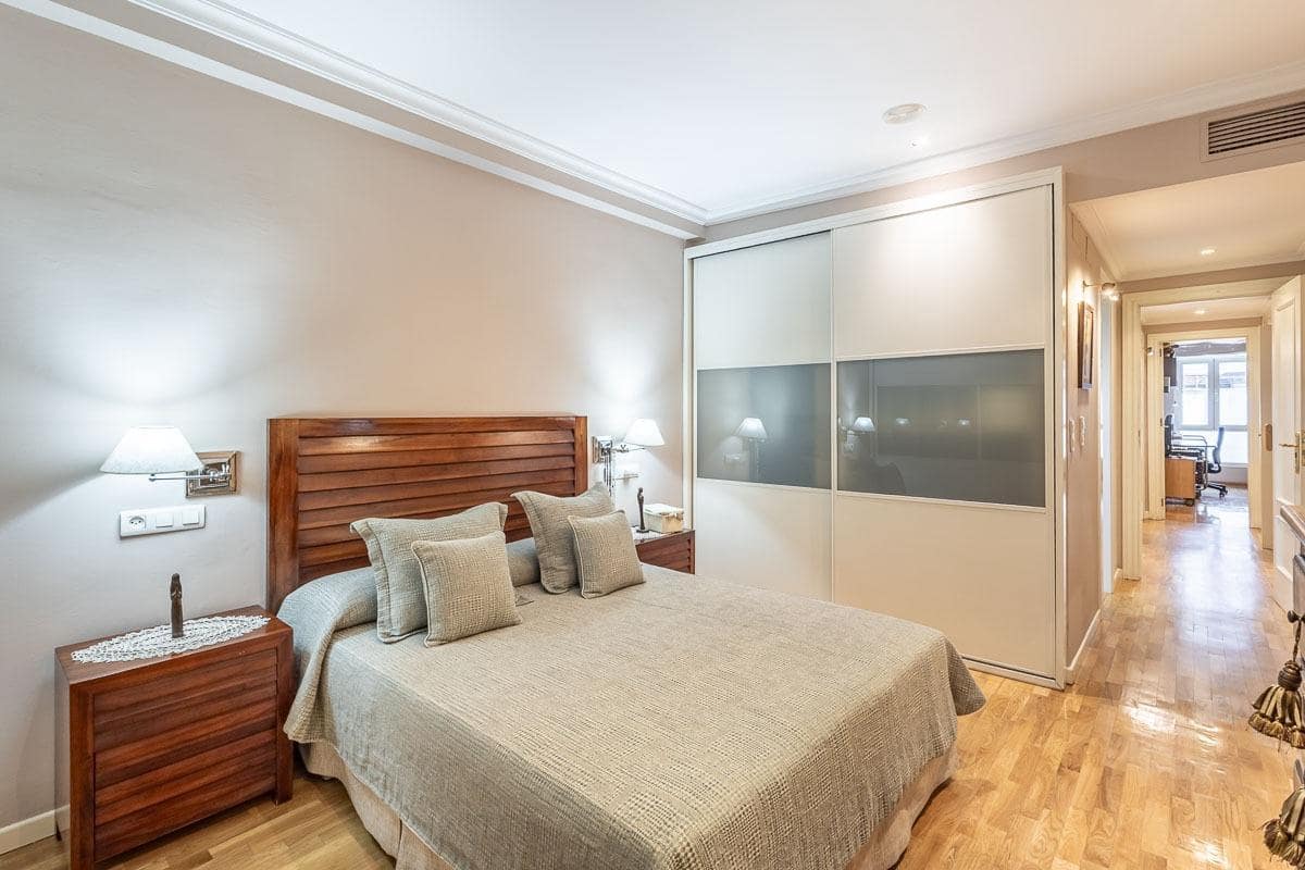 3 soveværelse Lejlighed til salg i Granada by med garage - € 585.000 (Ref: 9533605)