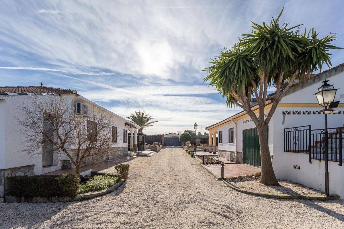 9 sypialnia Willa na sprzedaż w Moraleda de Zafayona z basenem - 330 000 € (Ref: 9620890)