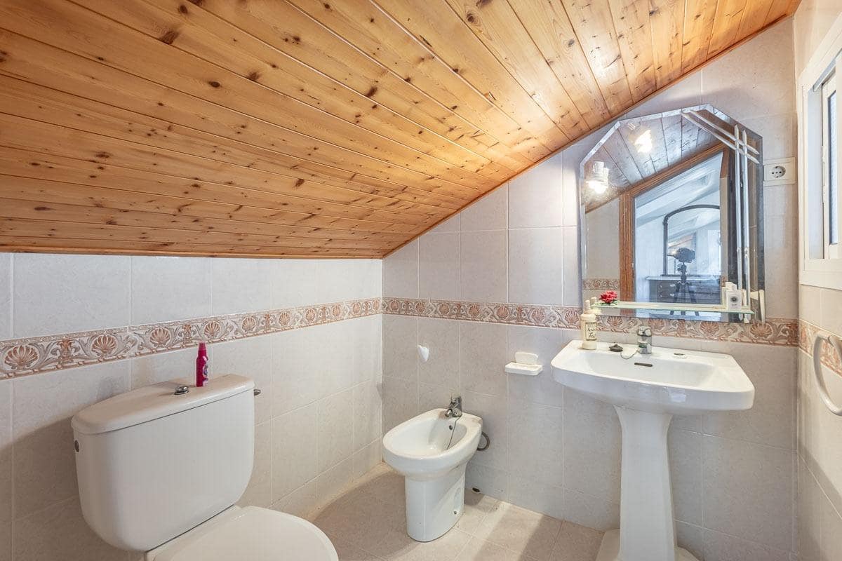 9 sypialnia Willa na sprzedaż w Moraleda de Zafayona z basenem - 330 000 € (Ref: 9620890)