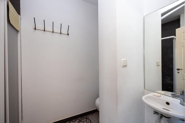 Chalet de 16 habitaciones en Cervantes, Granada ciudad en venta con piscina - 1.100.000 € (Ref: 9639337)
