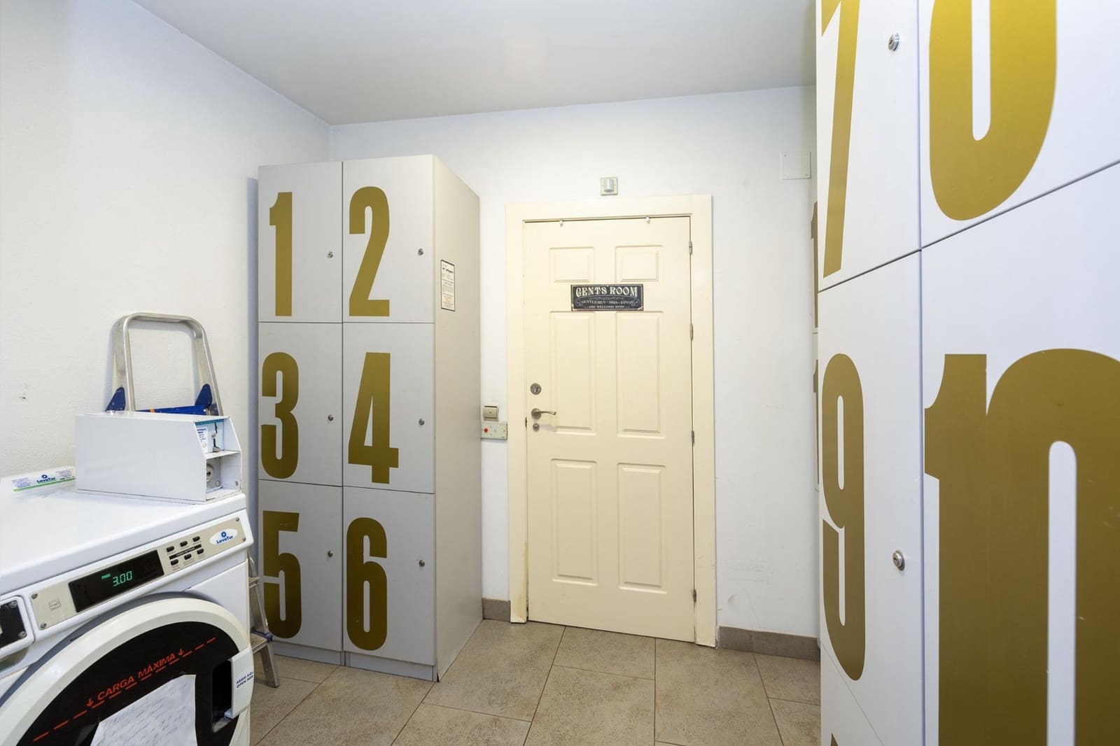 Chalet de 16 habitaciones en Granada ciudad en venta con piscina - 1.100.000 € (Ref: 9639337)