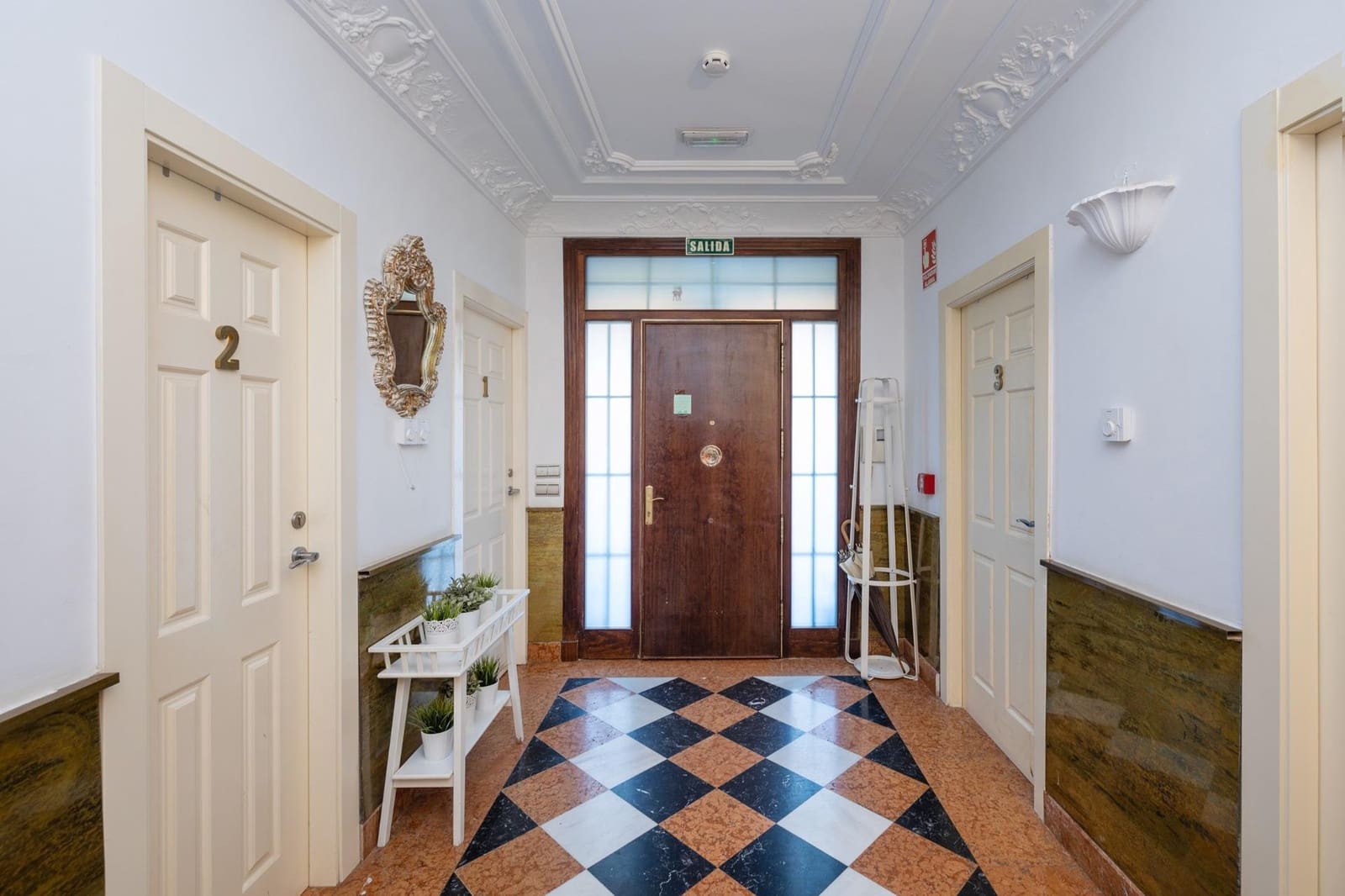 Chalet de 16 habitaciones en Granada ciudad en venta con piscina - 1.100.000 € (Ref: 9639337)