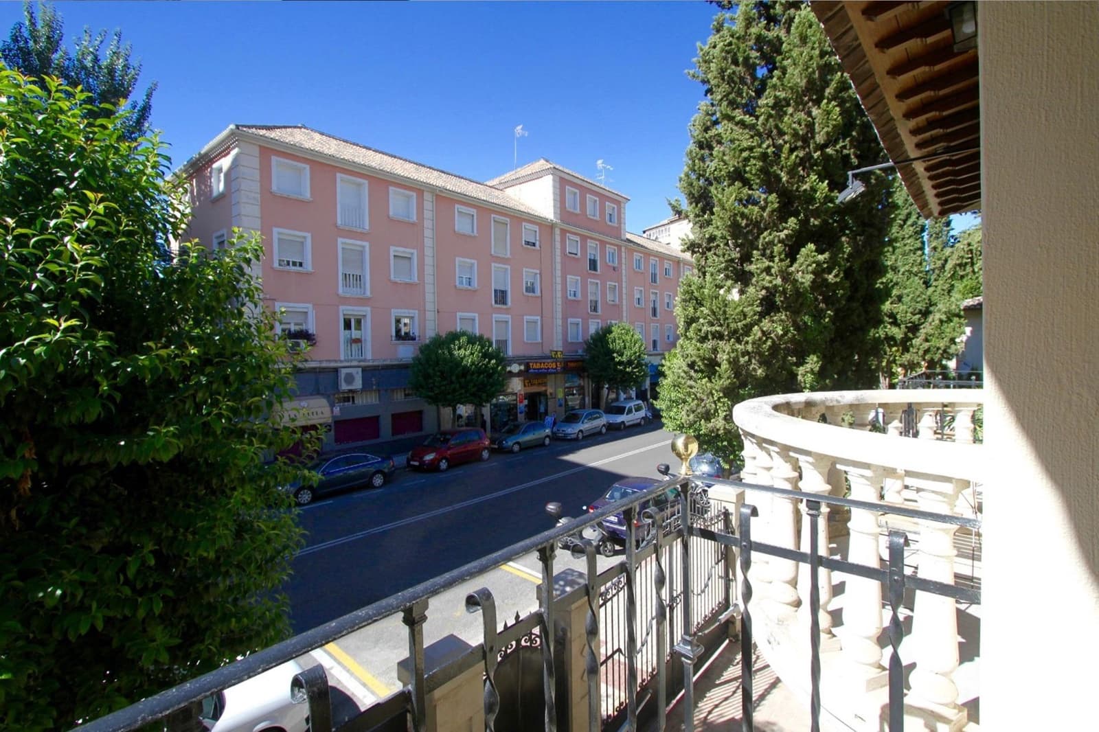 Chalet de 16 habitaciones en Granada ciudad en venta con piscina - 1.100.000 € (Ref: 9639337)