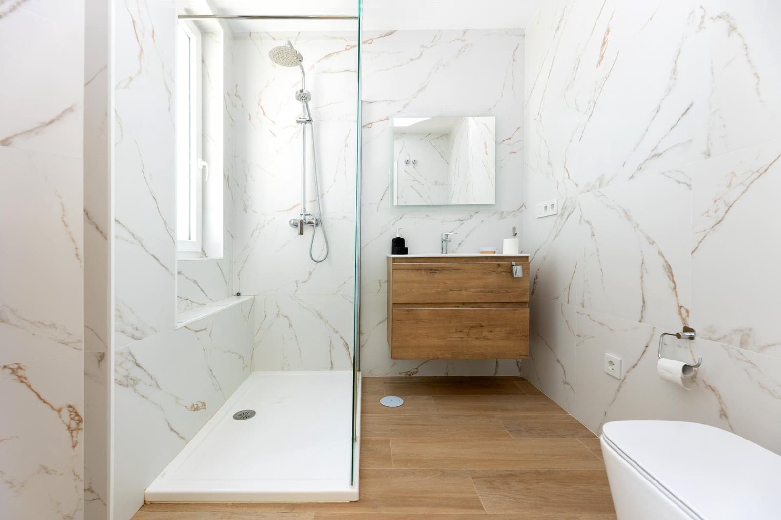 4 bedroom Villa for sale in Albolote with pool garage - € 420,000 (Ref: 9677006)