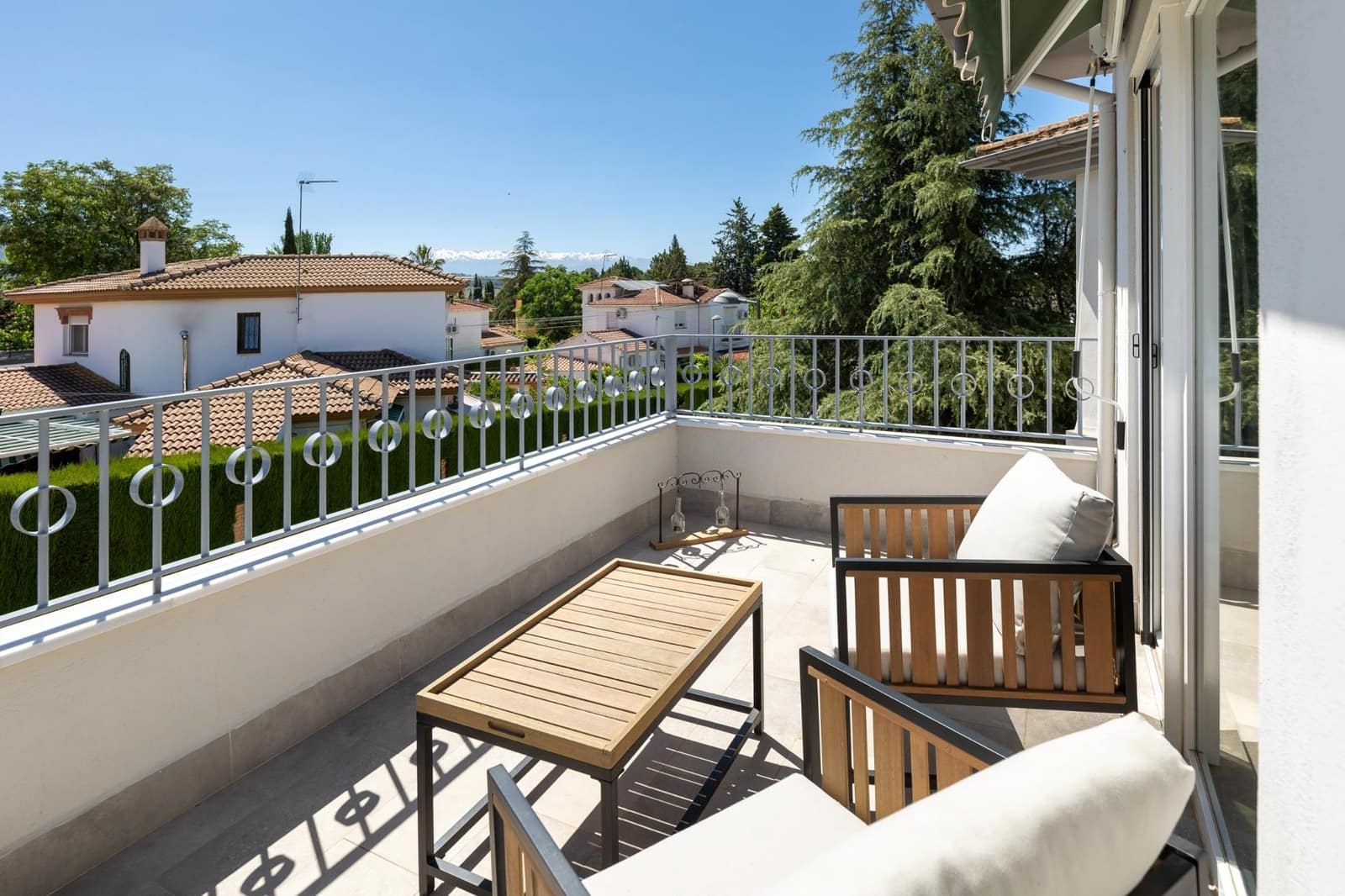 4 bedroom Villa for sale in Albolote with pool garage - € 420,000 (Ref: 9677006)