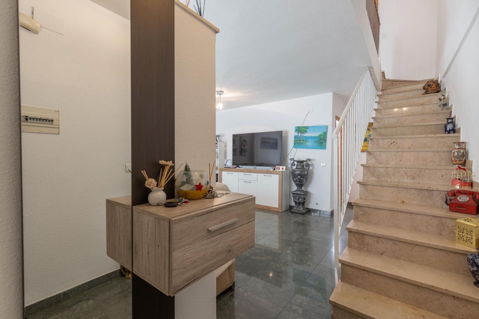 4 bedroom Villa for sale in Churriana de la Vega with garage - € 269,000 (Ref: 9690325)