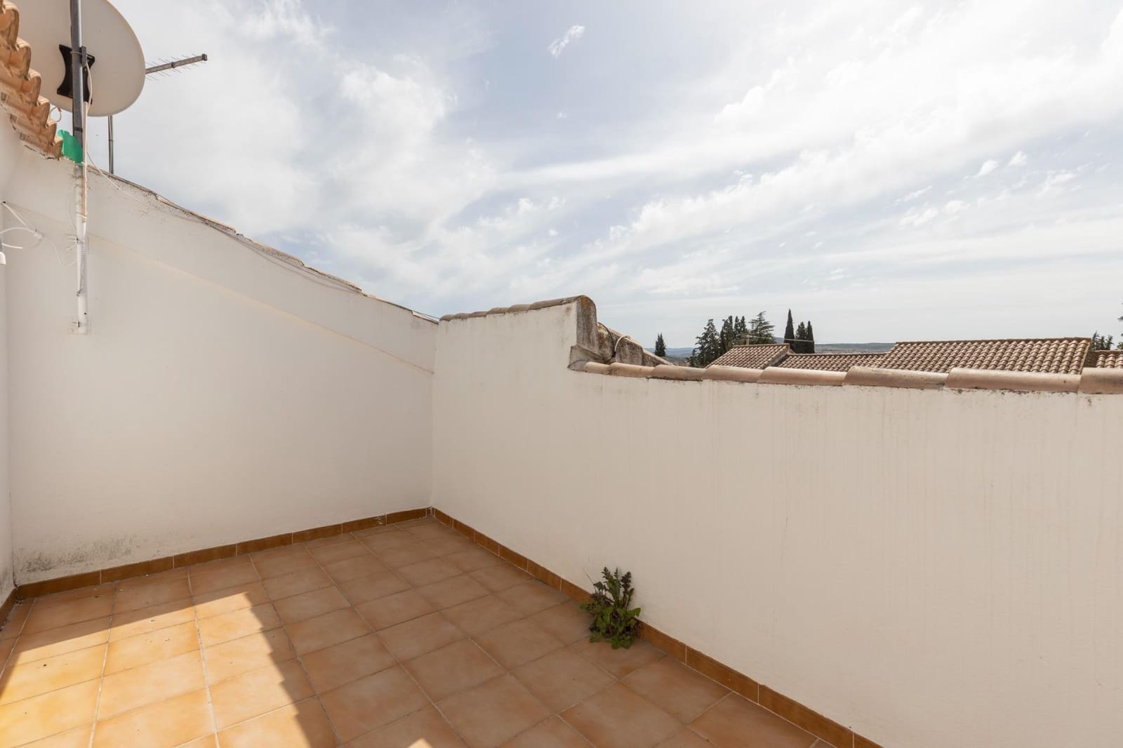 4 bedroom Villa for sale in Churriana de la Vega with garage - € 269,000 (Ref: 9690325)