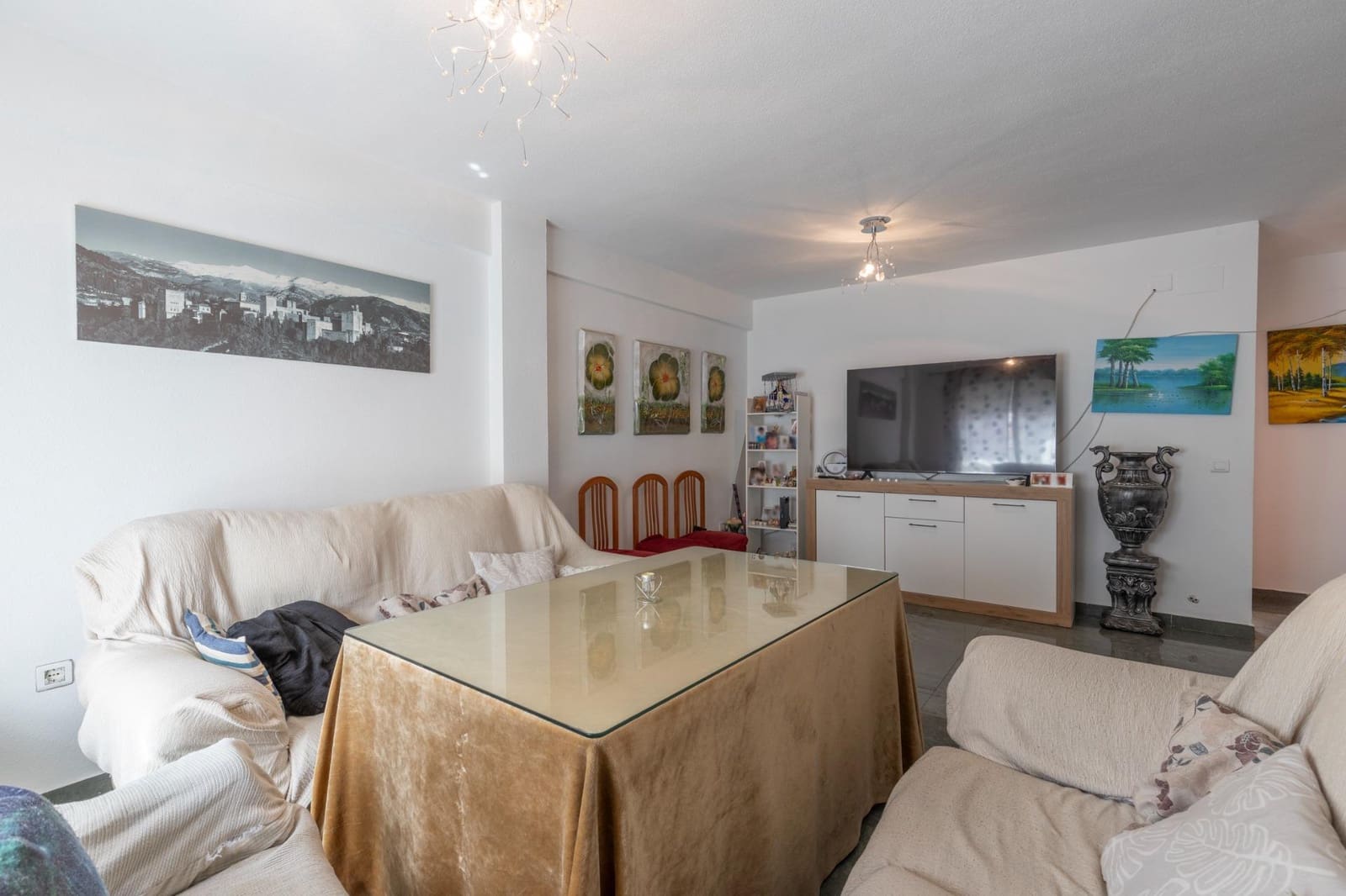 4 bedroom Villa for sale in Churriana de la Vega with garage - € 269,000 (Ref: 9690325)