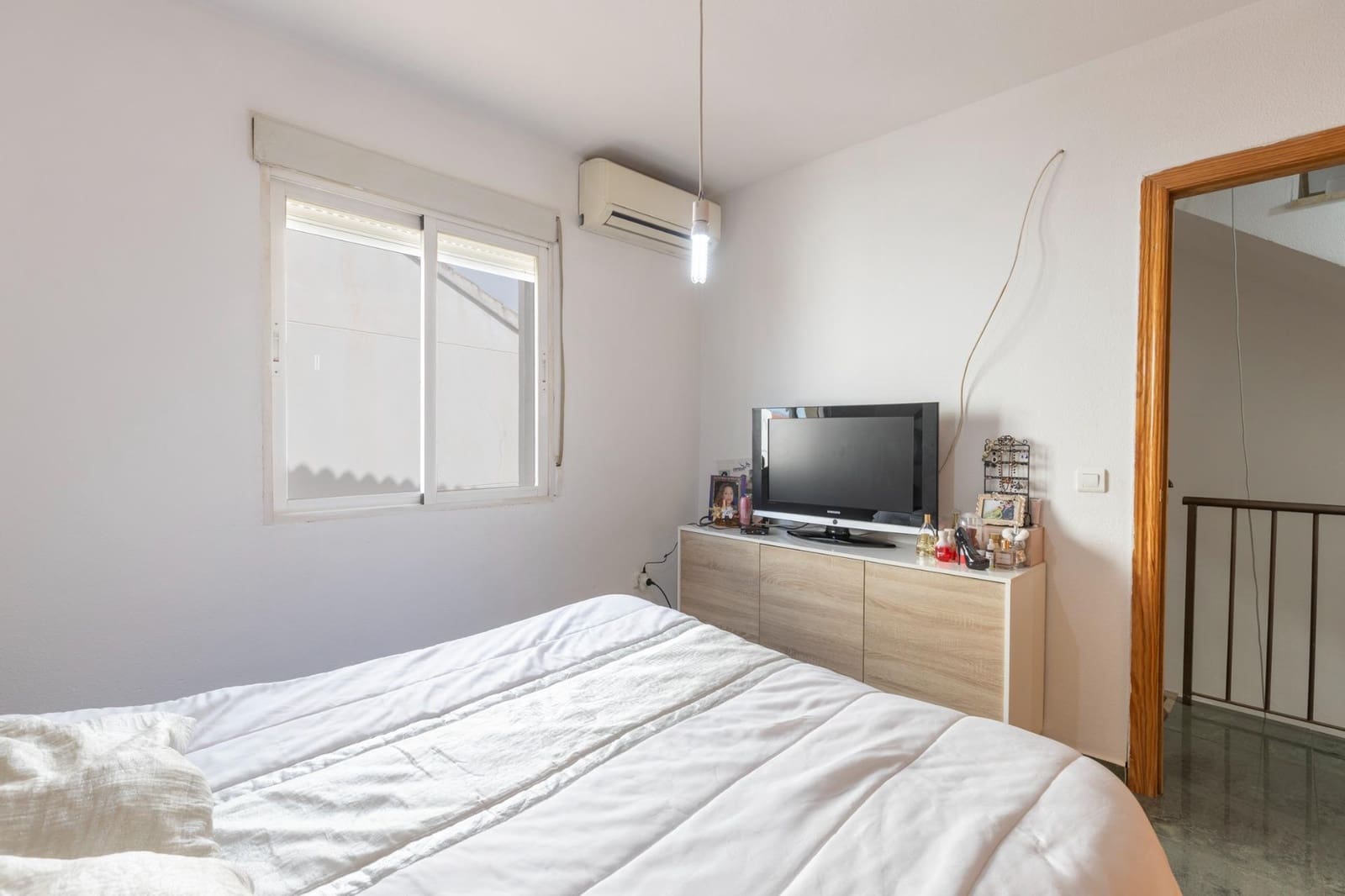 4 bedroom Villa for sale in Churriana de la Vega with garage - € 269,000 (Ref: 9690325)